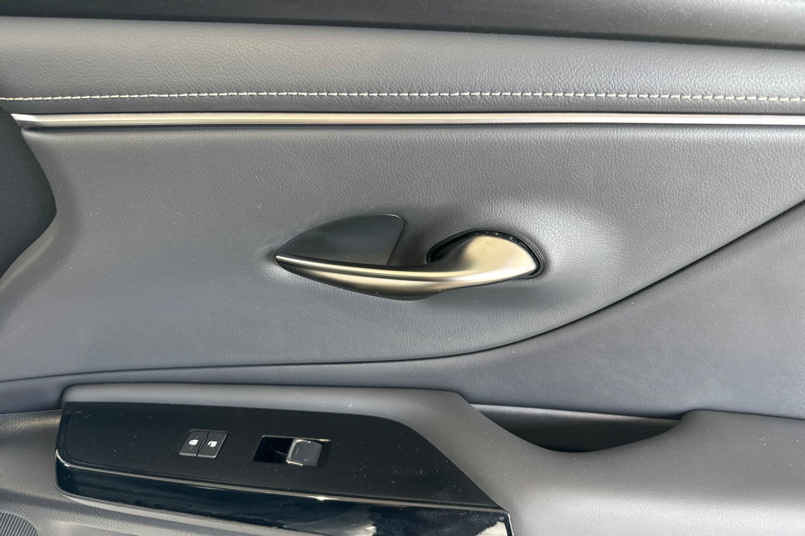 Certified 2023 Lexus ES 350 w/ Premium Package FWD image 21