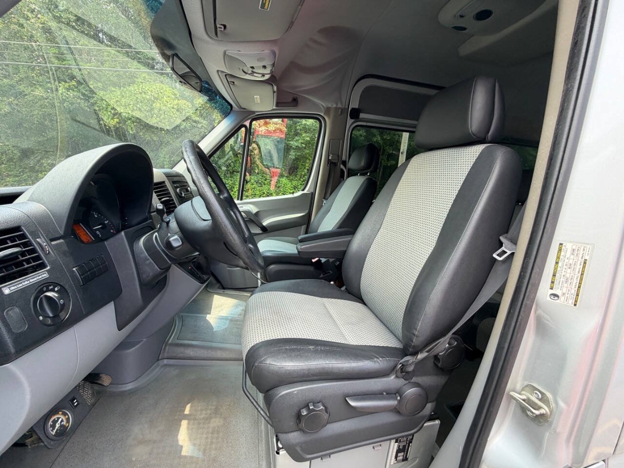 Used 2008 Dodge Sprinter 2500 RWD image 20