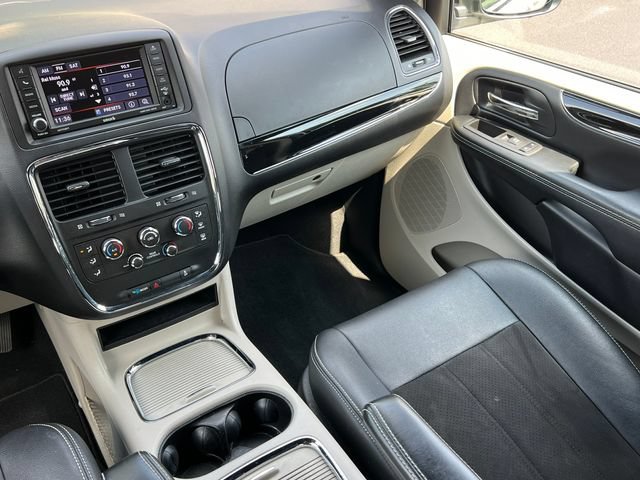 Used 2019 Dodge Grand Caravan SXT FWD image 26