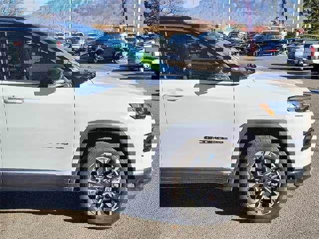 Used 2022 Jeep Compass Limited w/ Sun and Sound Group image 2