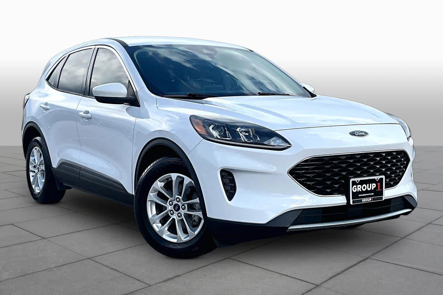 Used 2020 Ford Escape SE FWD image 3