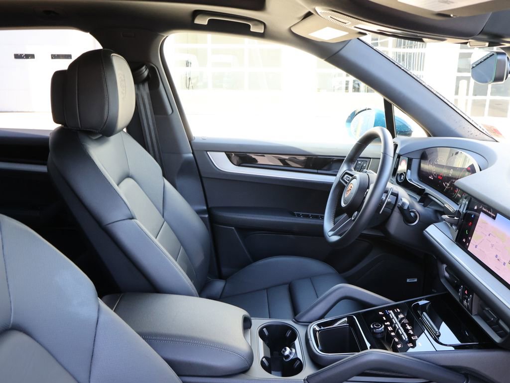 Used 2025 Porsche Cayenne S AWD/4WD image 9
