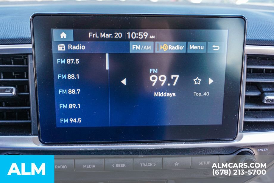 Used 2025 Hyundai Venue SEL image 37