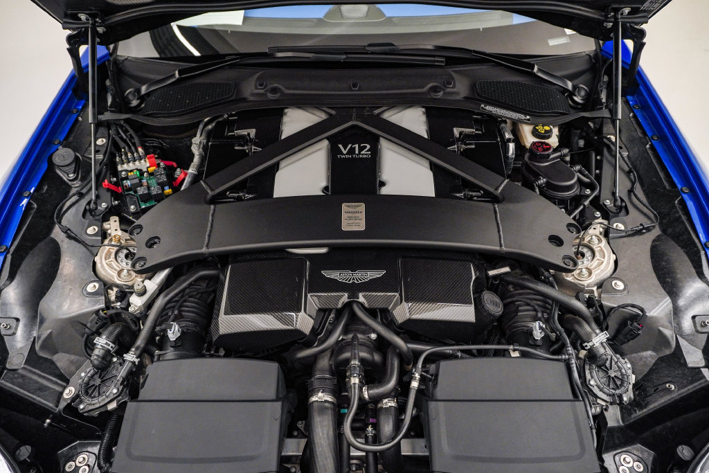 Used 2026 Aston Martin Vanquish Convertible RWD image 36