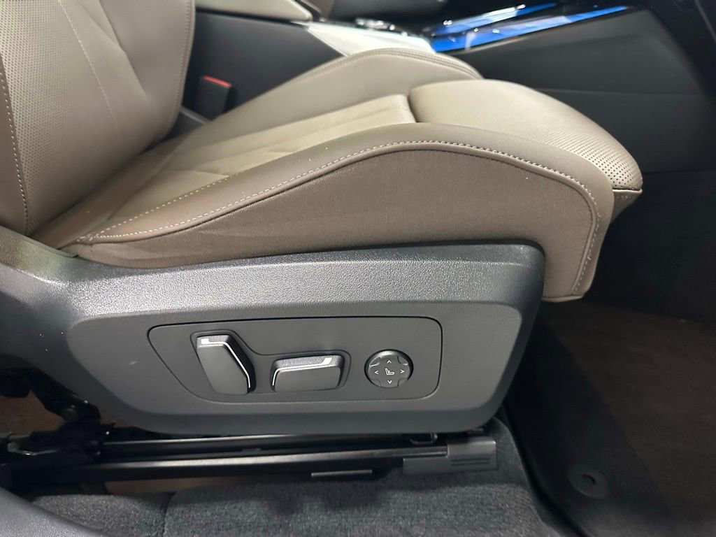 Used 2025 BMW X3 xDrive30i w/ M Sport Package image 54