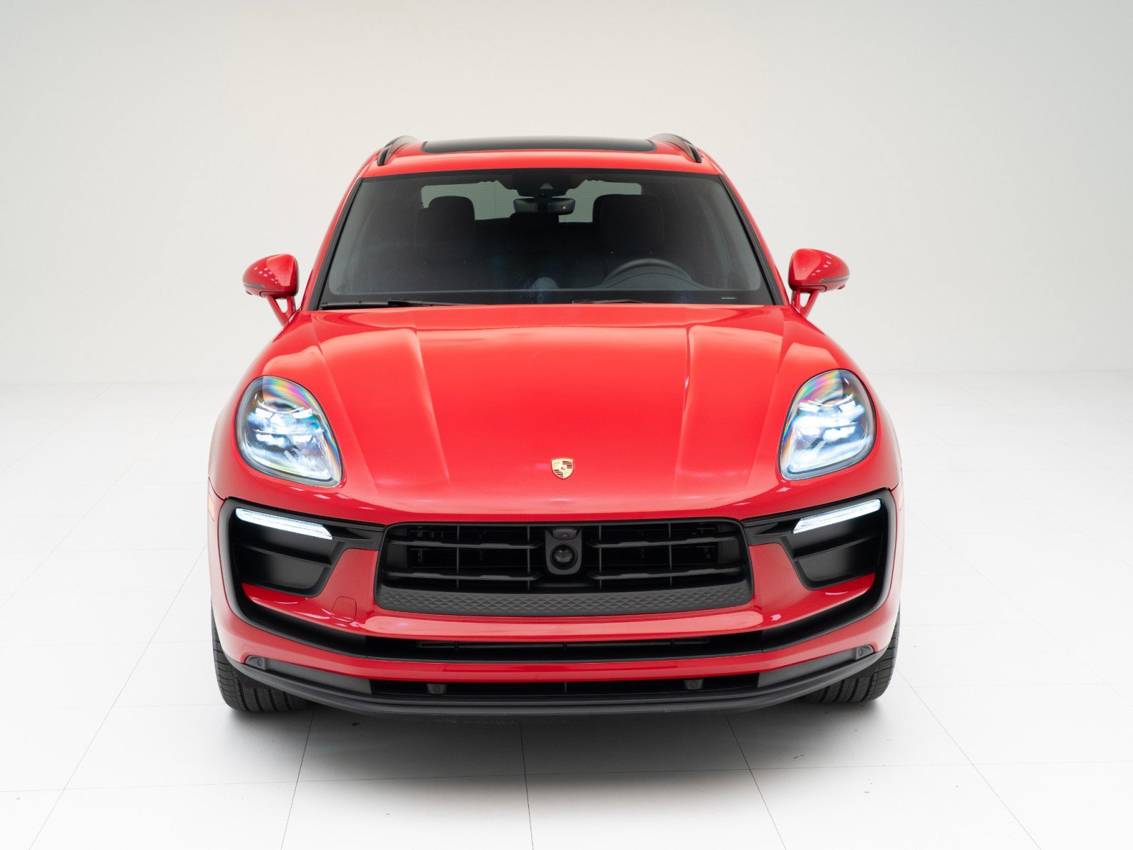 Certified 2025 Porsche Macan AWD/4WD image 6