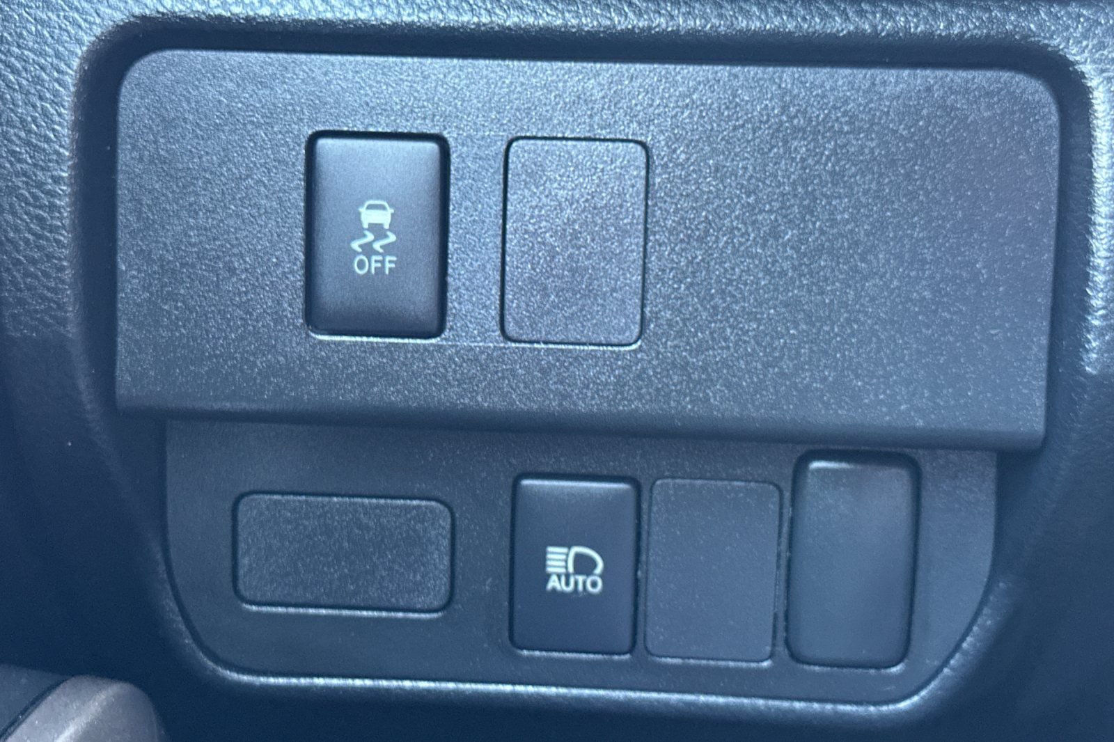 Used 2020 Toyota Tacoma SR5 AWD/4WD image 33