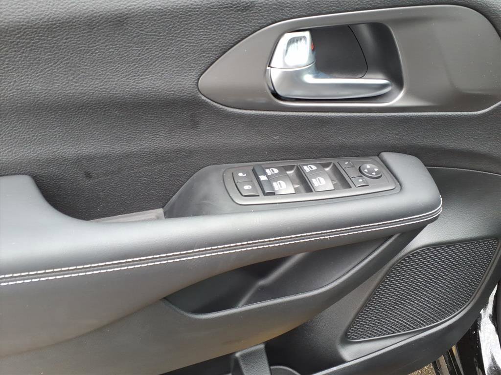 New 2026 Chrysler Voyager LX image 13