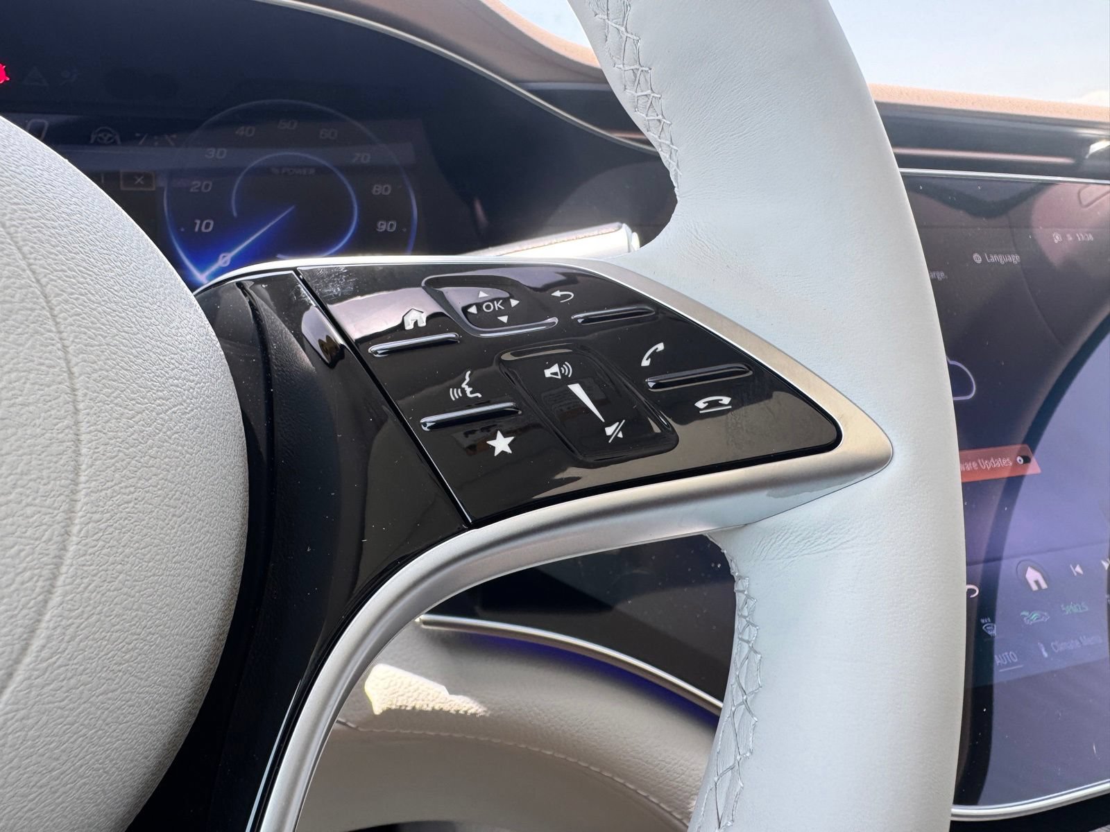 New 2026 Mercedes-Benz EQS 400 4MATIC SUV image 25
