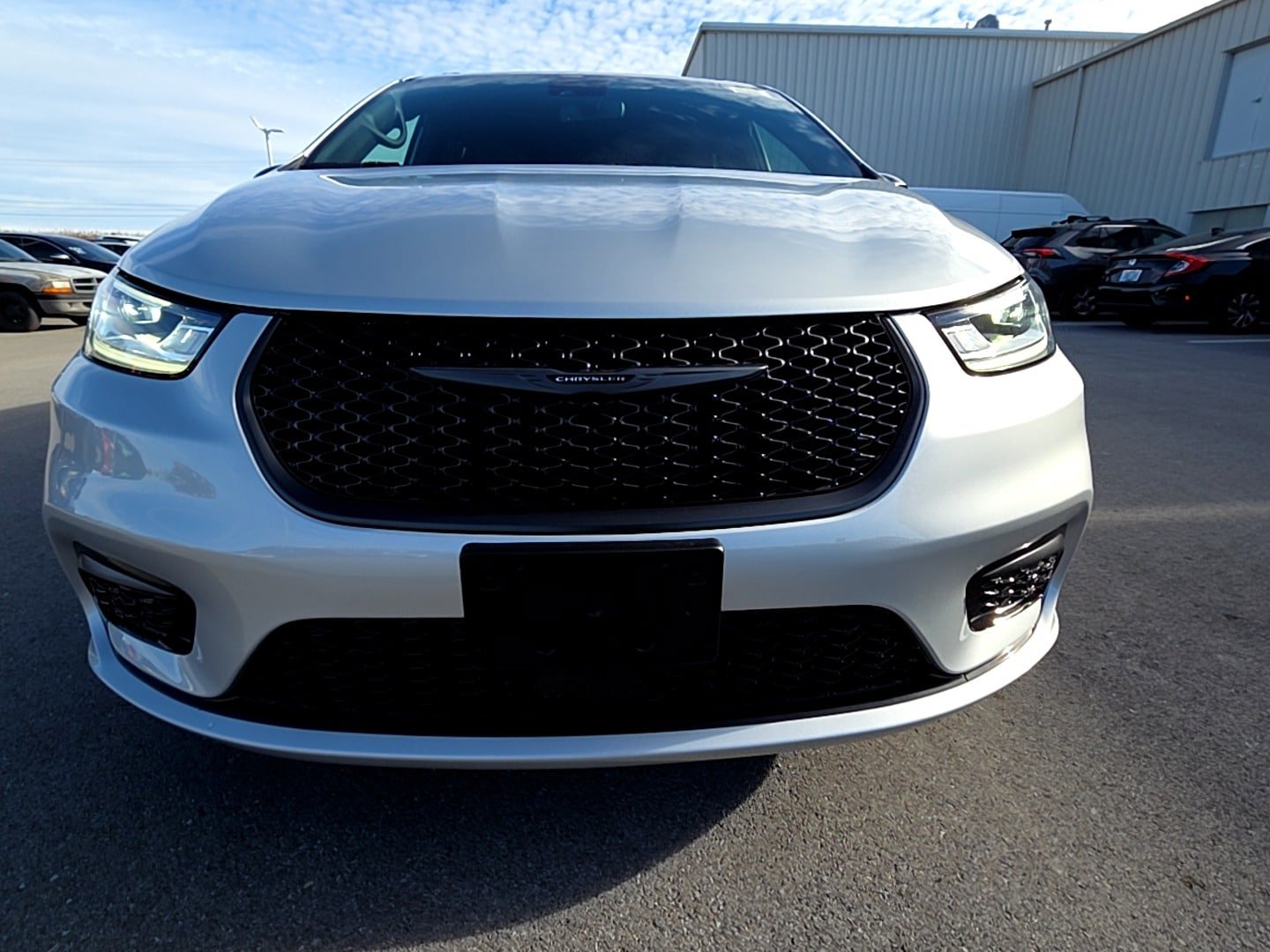 New 2026 Chrysler Pacifica Select w/ S Appearance Package image 2
