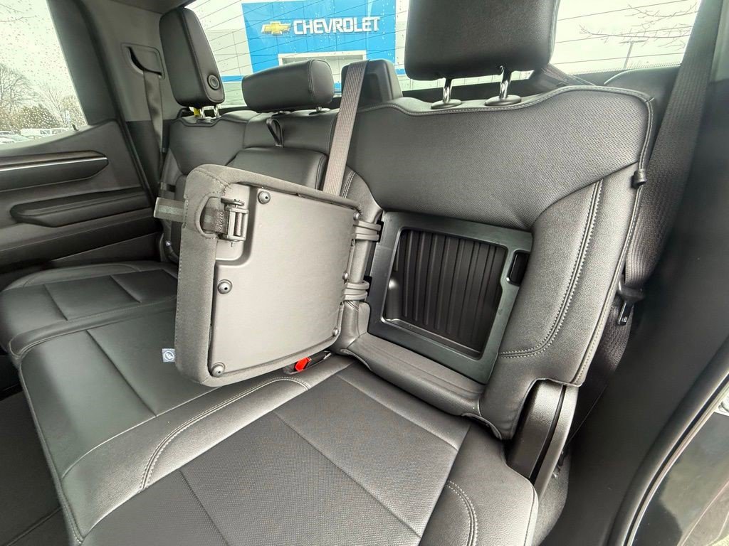 Certified 2025 GMC Sierra 1500 SLT image 26