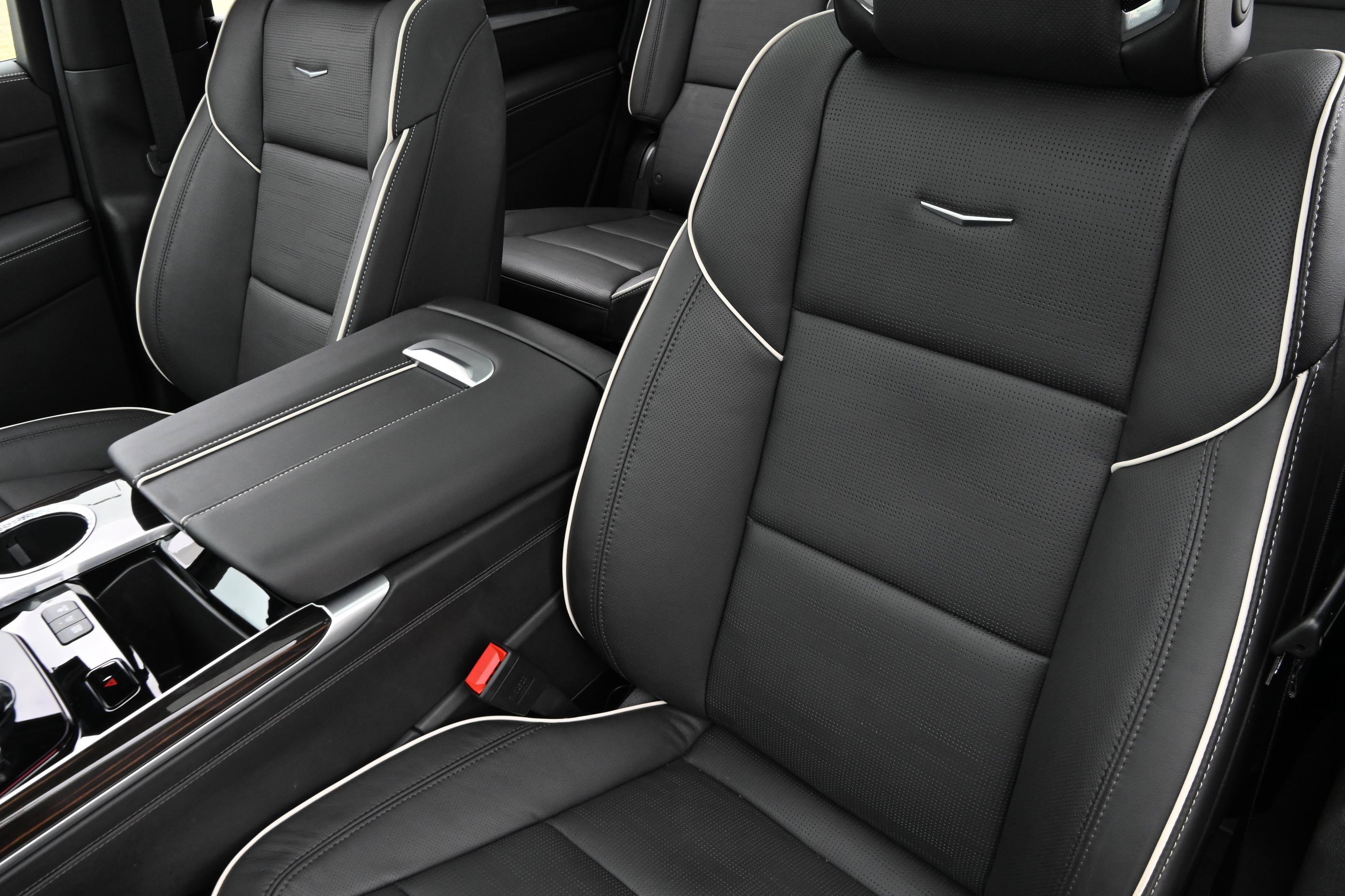 Used 2026 Cadillac Escalade Luxury image 12