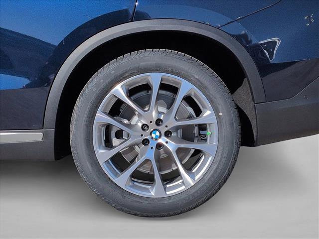 New 2026 BMW X5 xDrive50e image 10