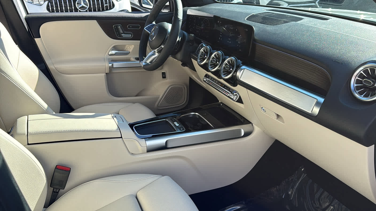 Certified 2025 Mercedes-Benz GLB 250 4MATIC image 55