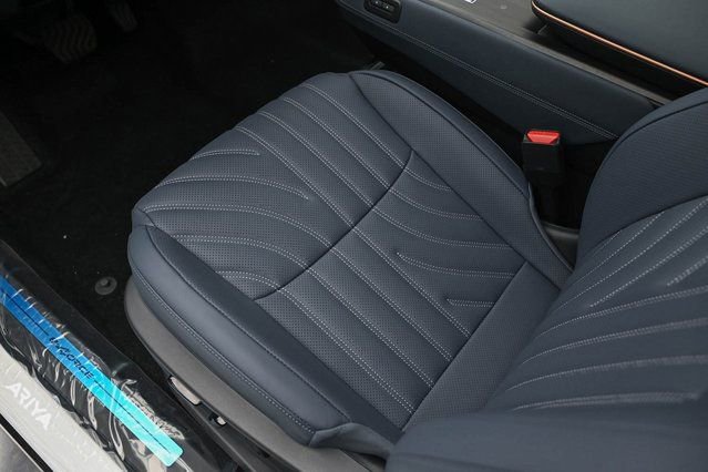 New 2025 Nissan Ariya Platinum image 28