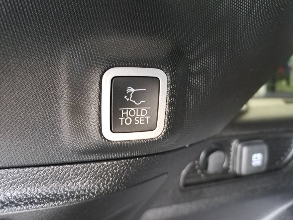 Certified 2024 Jeep Grand Cherokee Altitude AWD/4WD image 13