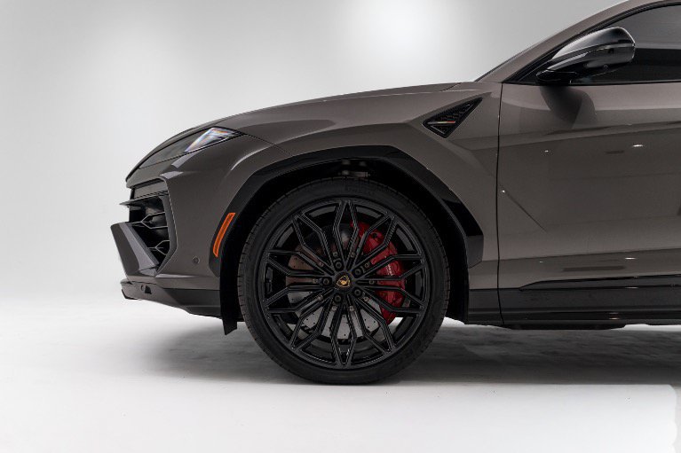 Used 2025 Lamborghini Urus SE AWD/4WD image 8