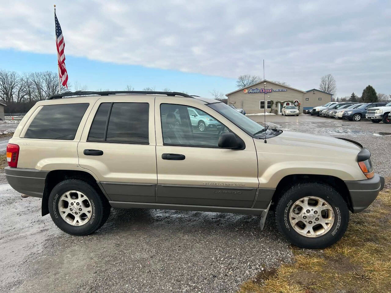 Used 2000 Jeep Grand Cherokee Laredo image 2