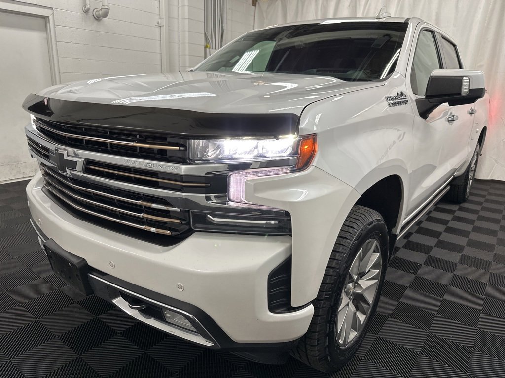Used 2019 Chevrolet Silverado 1500 High Country w/ Technology Package image 2
