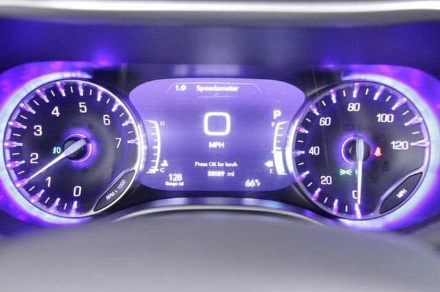 Used 2024 Chrysler Pacifica Touring-L image 26