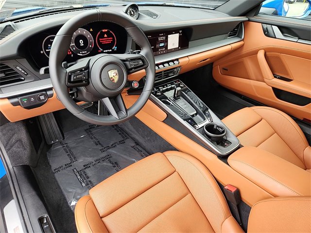 Used 2025 Porsche 911 Carrera image 4