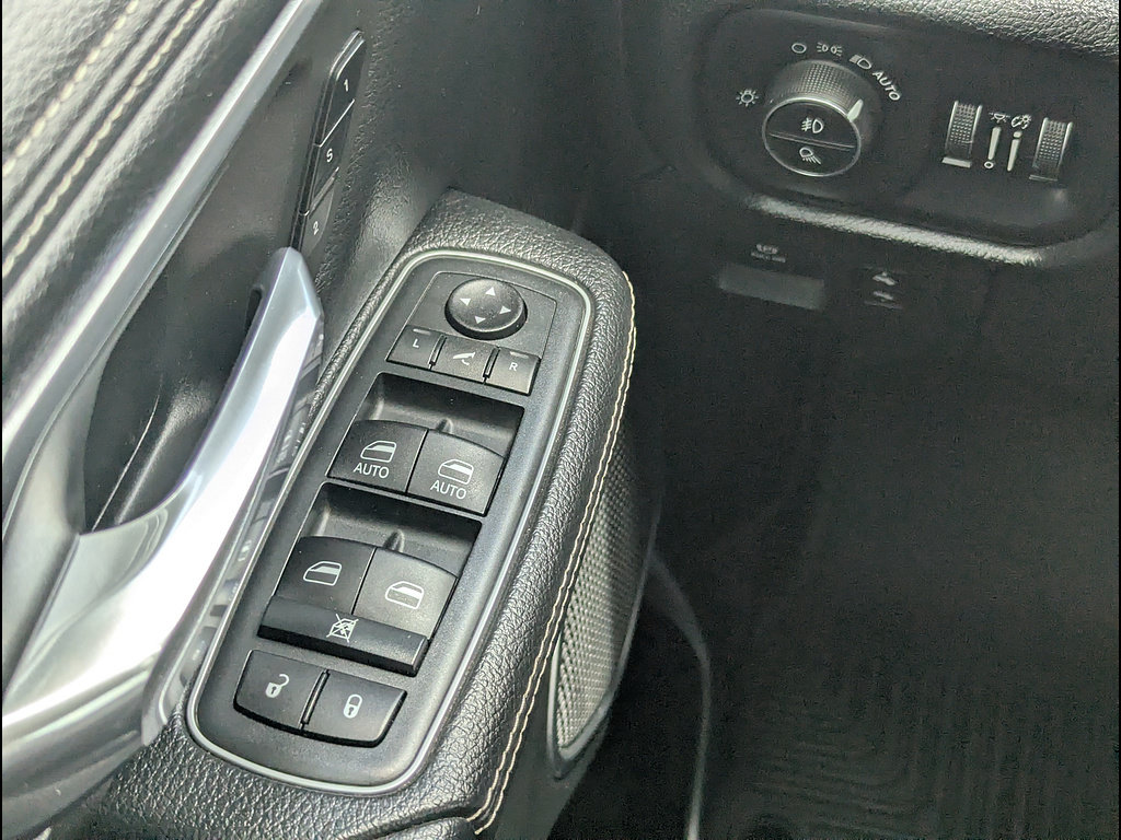 Used 2020 RAM 1500 Laramie AWD/4WD image 28