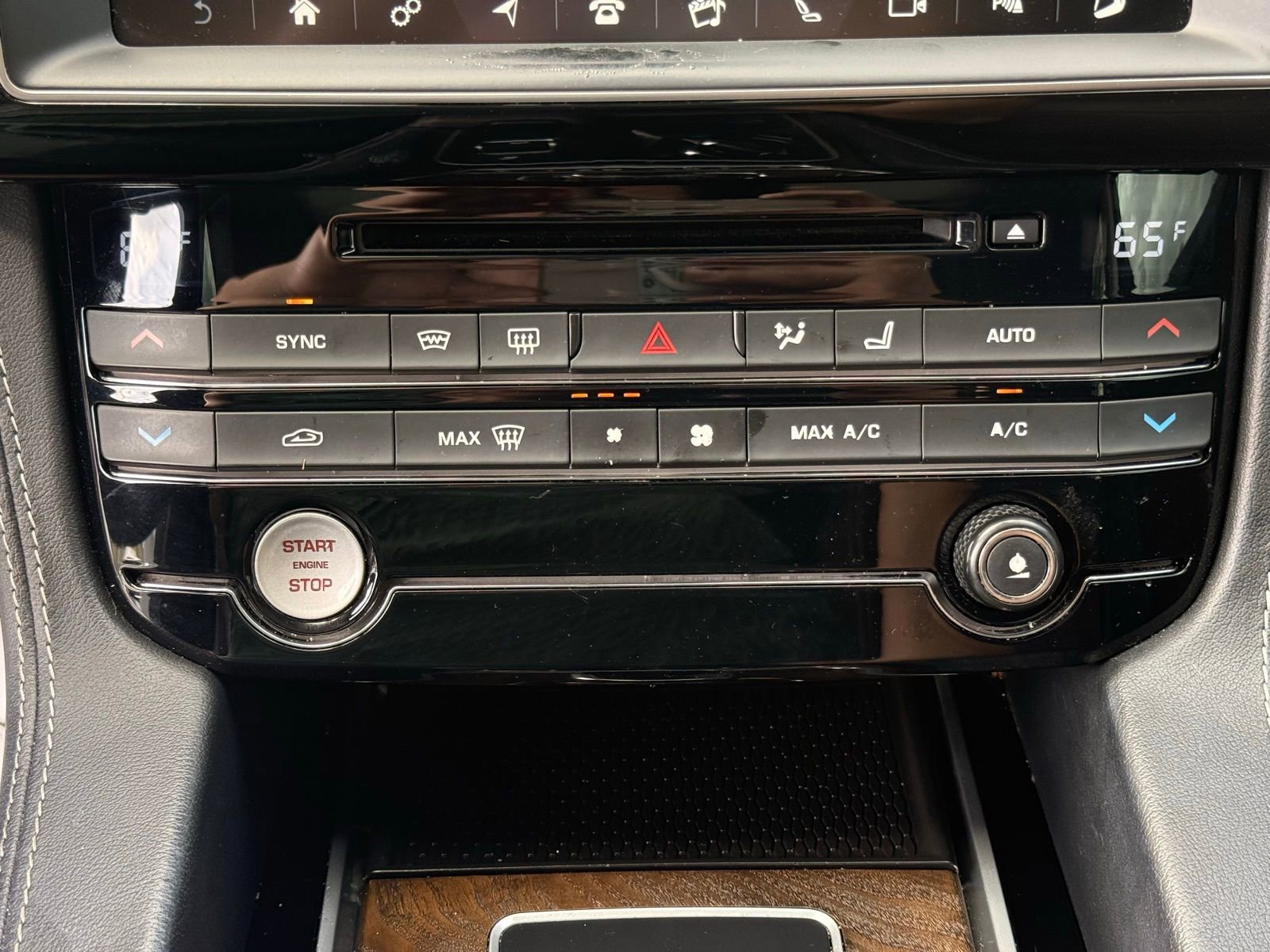 Used 2017 Jaguar F-PACE S image 23