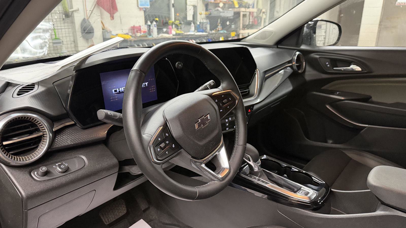 Used 2024 Chevrolet Trax ACTIV w/ Driver Confidence Package image 12