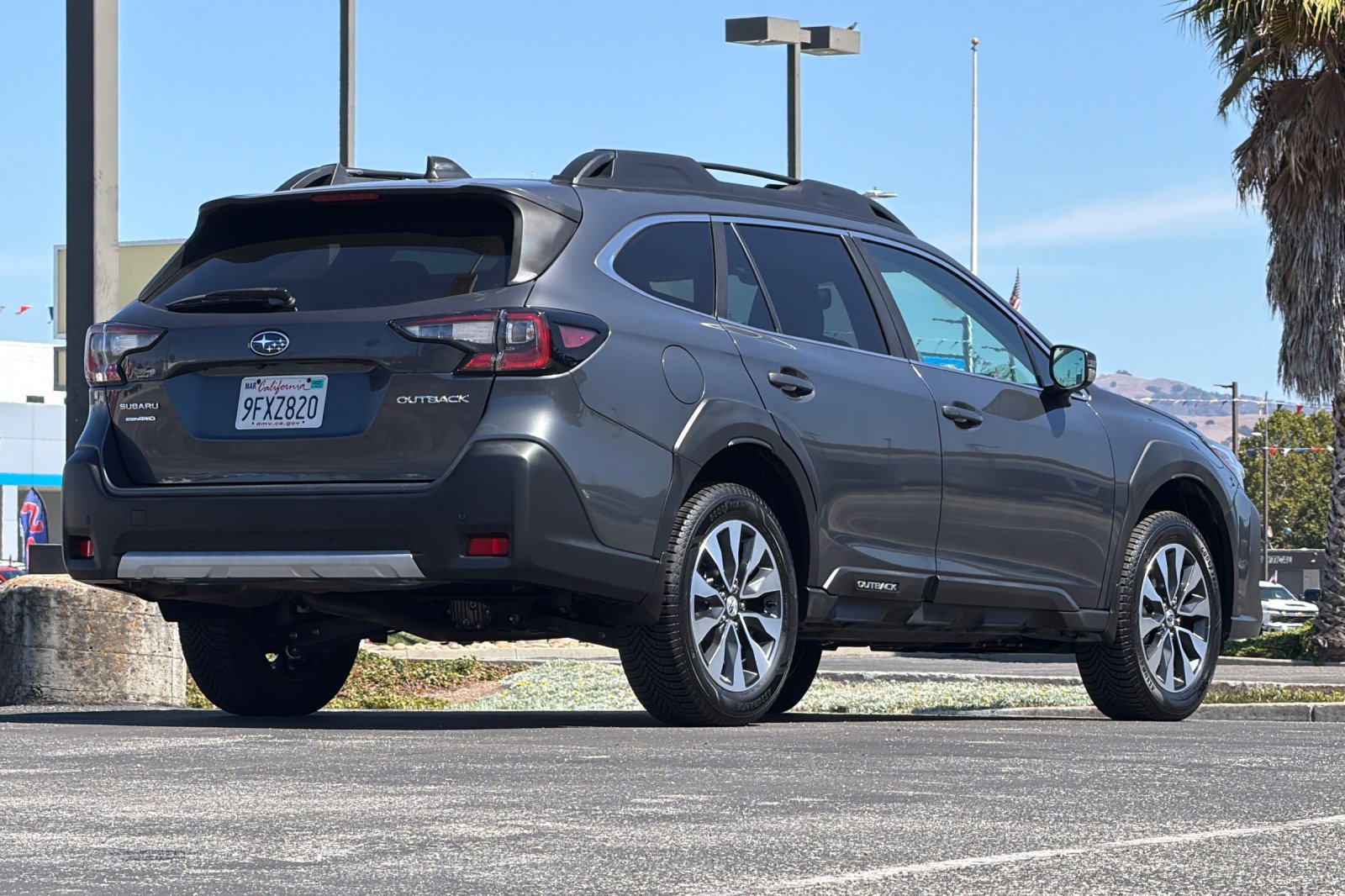 Used 2023 Subaru Outback Limited AWD/4WD image 4