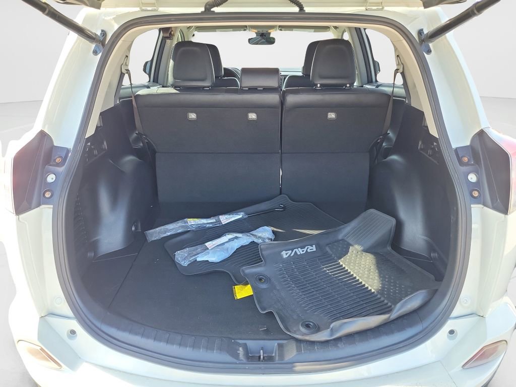 Used 2018 Toyota RAV4 Limited image 20