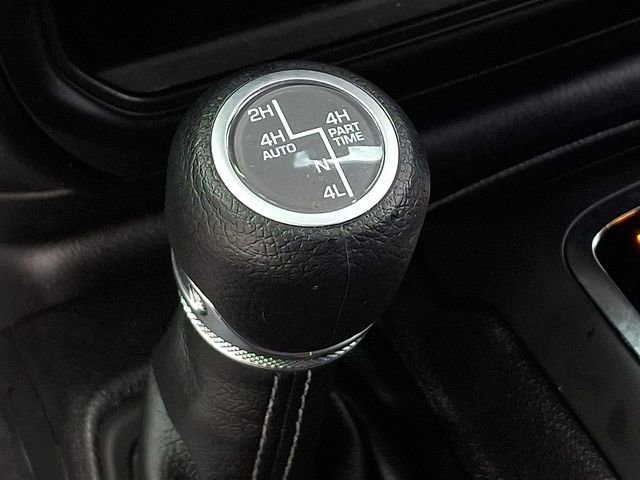 Used 2025 Jeep Wrangler Unlimited Sahara image 23