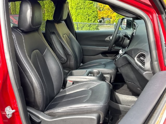 Used 2025 Chrysler Pacifica Select FWD image 20