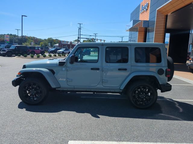 Used 2024 Jeep Wrangler Unlimited Sahara w/ Technology Group AWD/4WD image 7