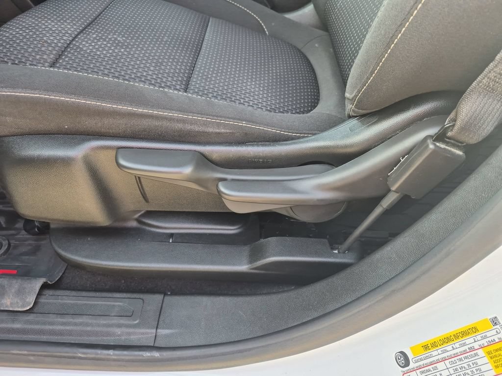 Used 2023 GMC Acadia SLE w/ LPO, Floor Liner Package FWD image 12