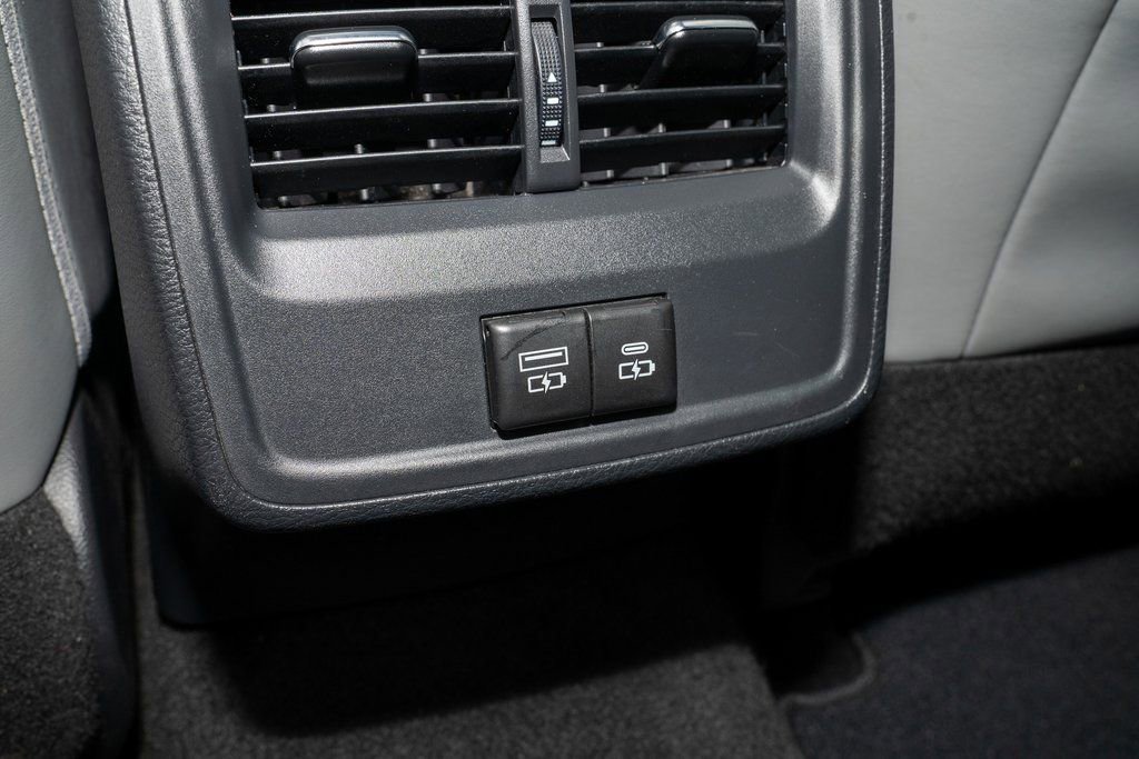 Certified 2021 Toyota Avalon XLE w/ Moonroof Package image 7