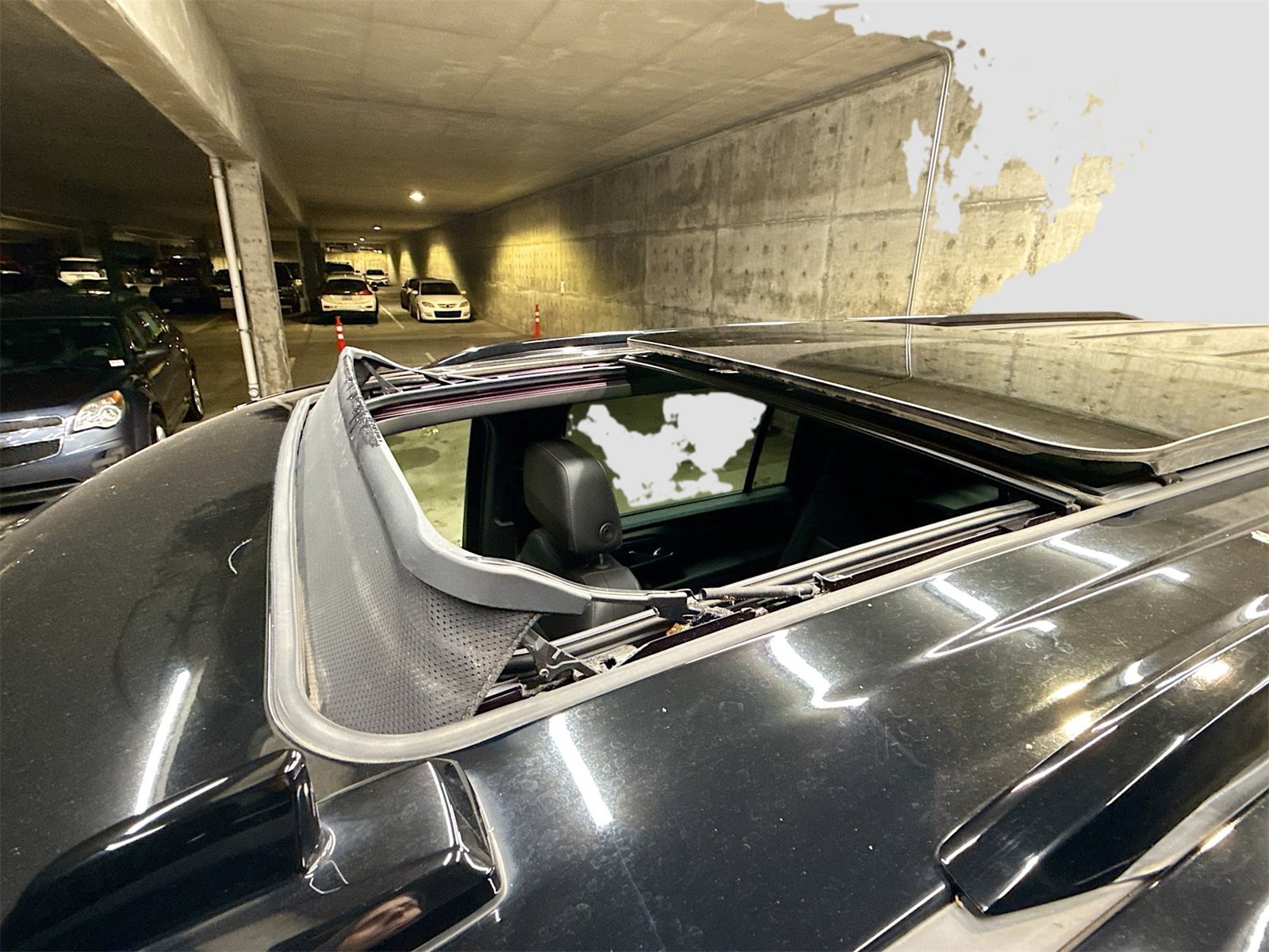 Used 2023 Chevrolet Suburban Z71 w/ Luxury Package image 23