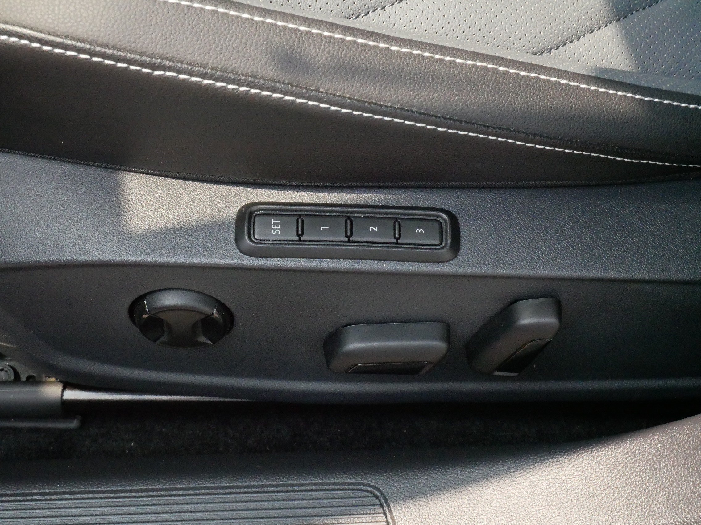 Used 2026 Volkswagen Jetta SEL FWD image 20