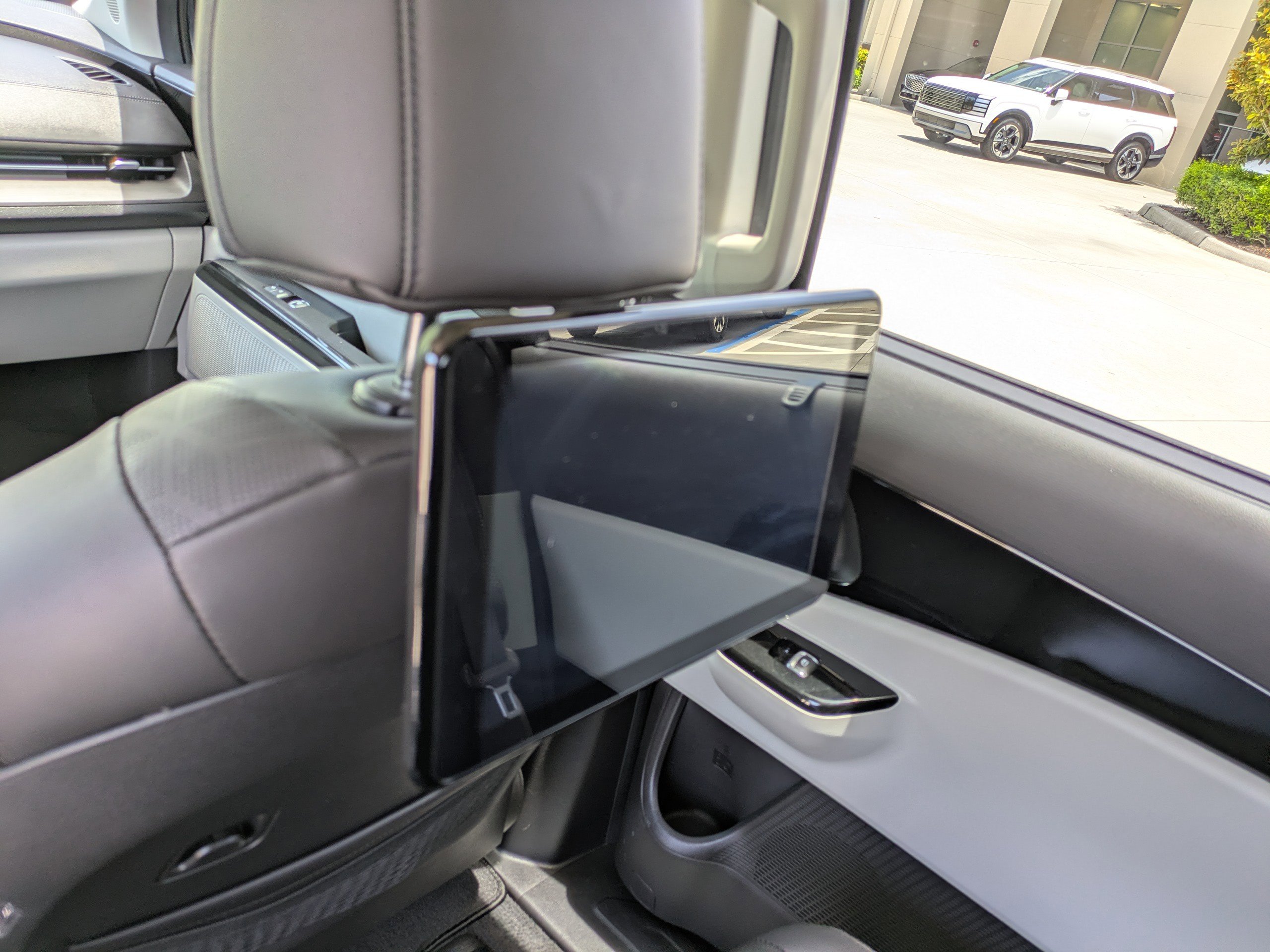 Used 2022 Kia Carnival SX FWD image 19