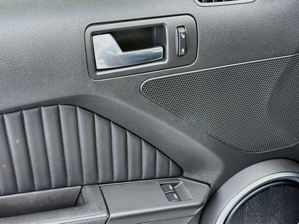 Used 2013 Ford Mustang Shelby GT500 RWD image 21