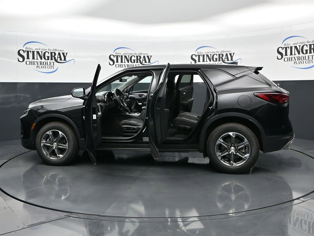 Used 2025 Chevrolet Blazer LT image 28