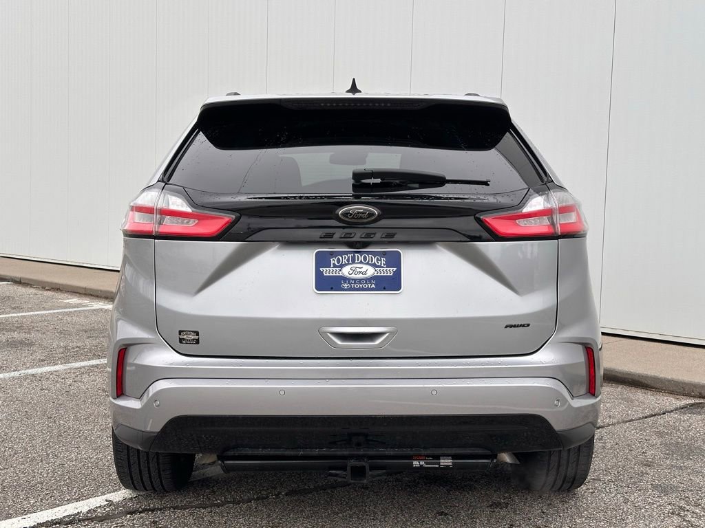 Used 2022 Ford Edge SE w/ Black Appearance Package image 4