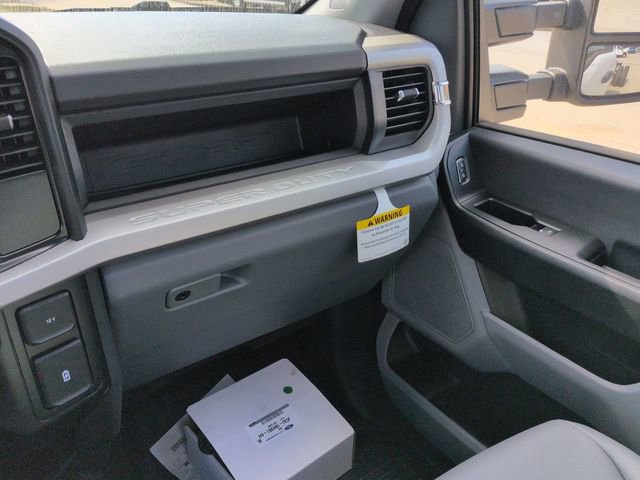 New 2026 Ford F550 4x4 Regular Cab Super Duty image 15