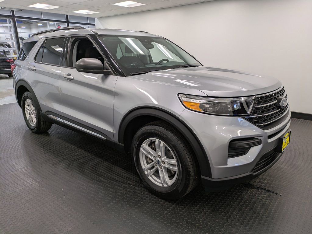 Used 2022 Ford Explorer XLT w/ Class IV Trailer Tow Package image 3
