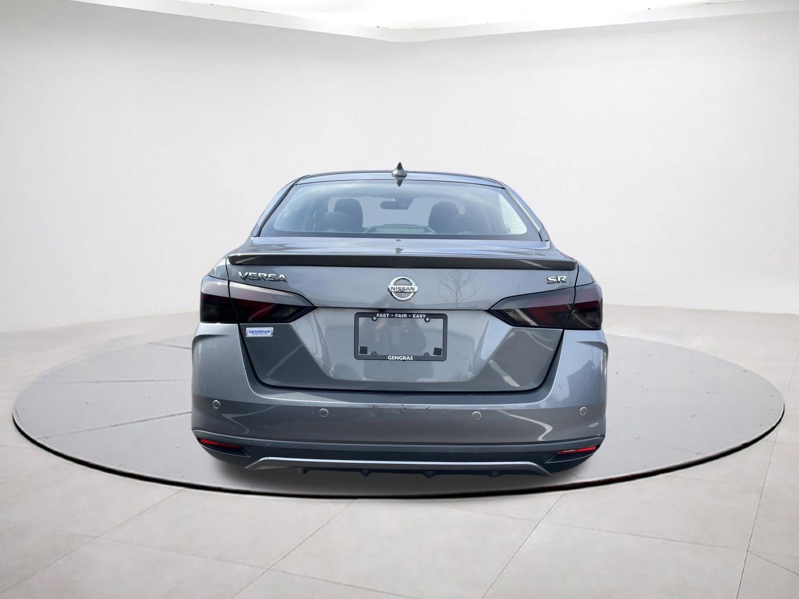 Used 2020 Nissan Versa SR image 5