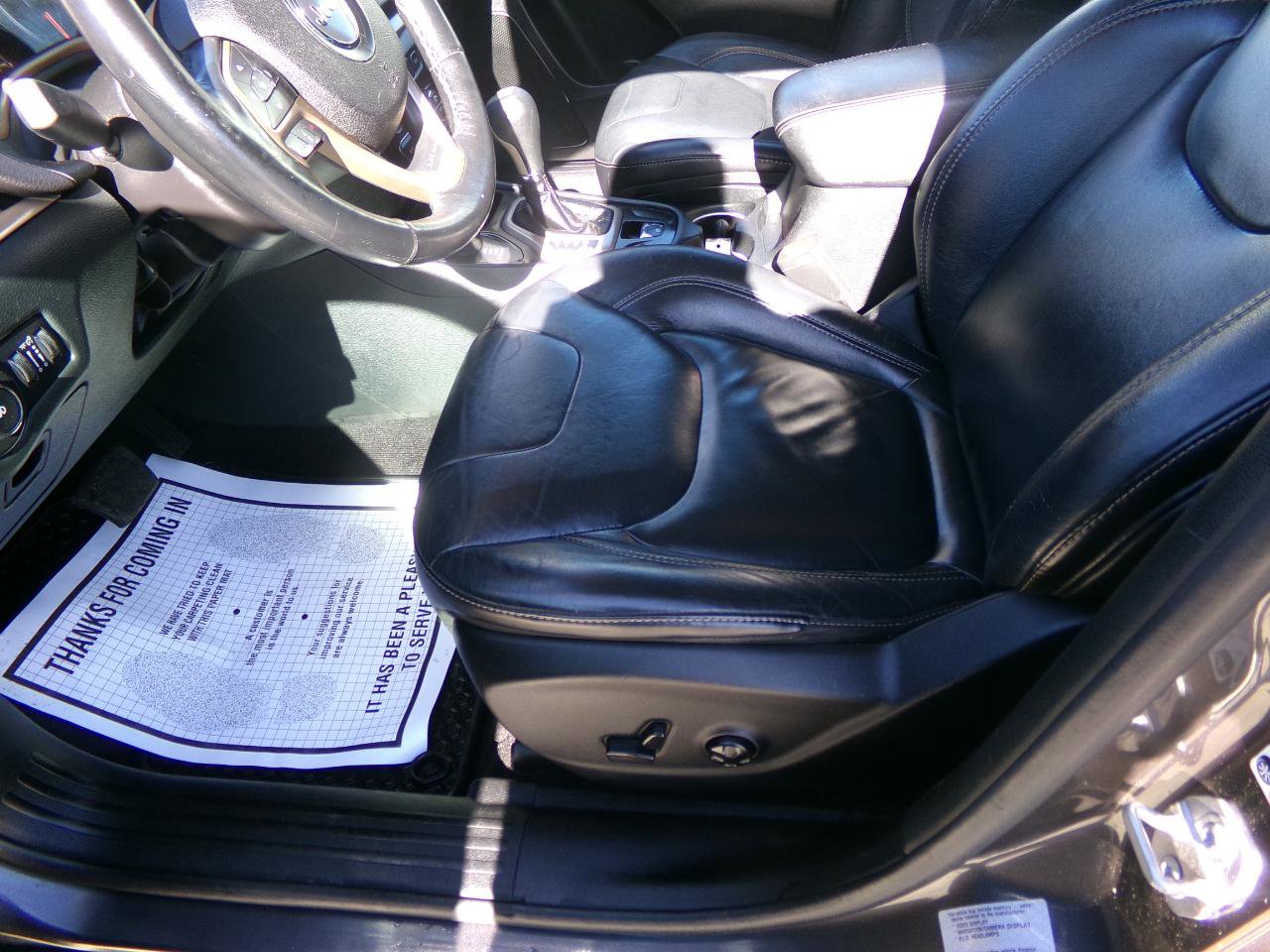 Used 2016 Jeep Cherokee Limited image 4