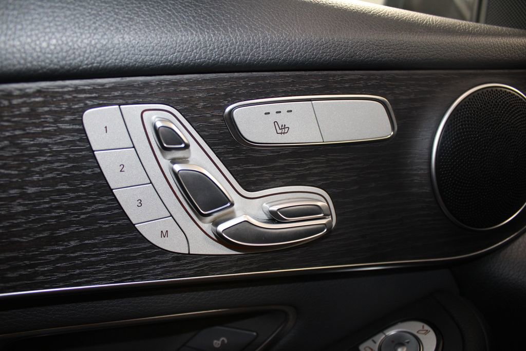 Used 2022 Mercedes-Benz GLC 300 image 38