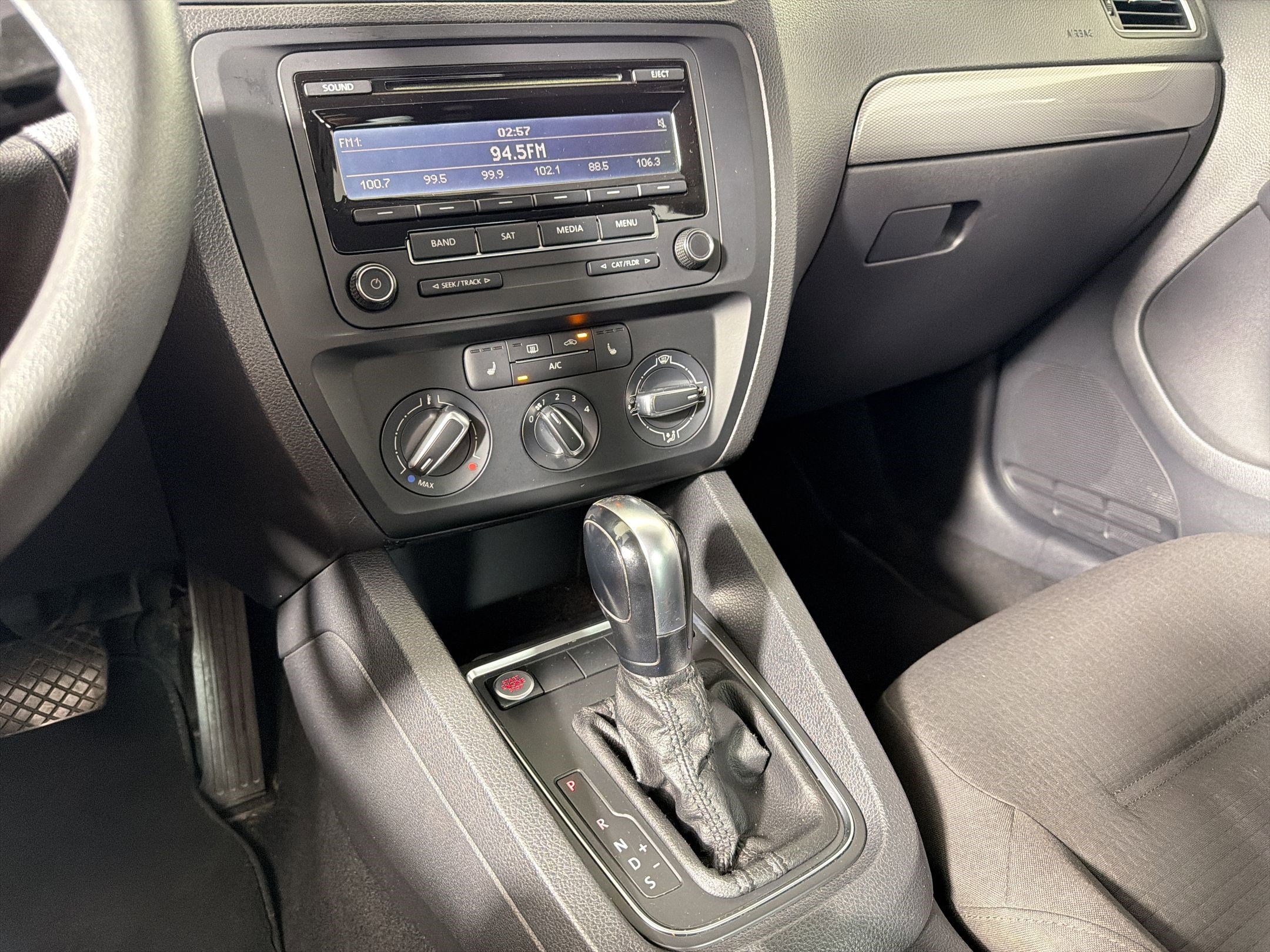 Used 2015 Volkswagen Jetta SE FWD image 23