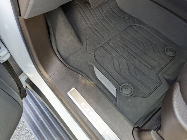 Used 2022 GMC Yukon XL Denali w/ Denali Premium Package image 32