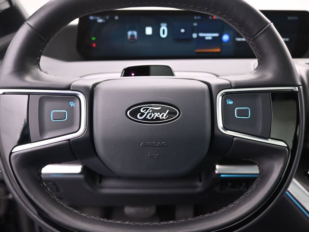 Used 2025 Ford Expedition Platinum w/ Stealth Appearance Package image 13