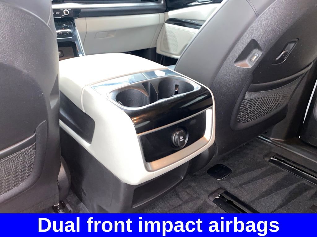 Used 2023 Kia Carnival EX FWD image 13